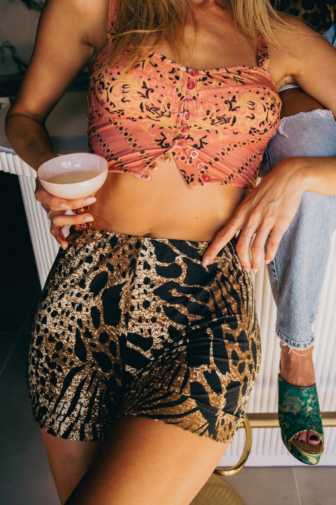 THE SAPPHIRE TOP